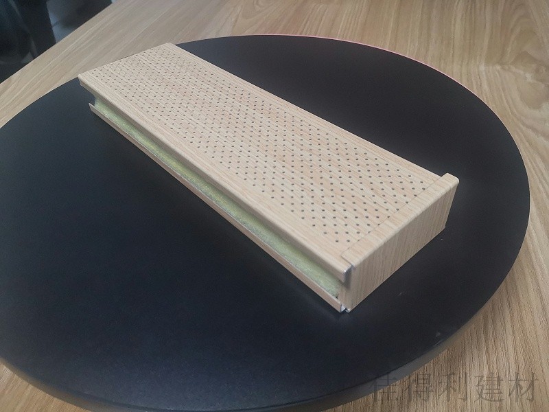 沖孔木紋鋁方通2