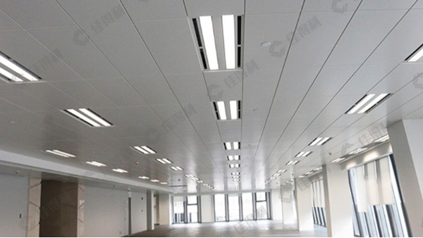 5A辦公寫字樓吸音吊頂選長(zhǎng)條形高邊鋁扣板吊頂